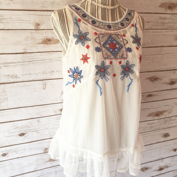 LC Lauren Conrad Tops - NWT LC Lauren Conrad Sleeveless Top Size S